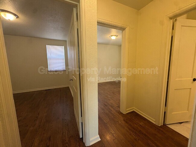 Building Photo - 1343 Del Mar Pkwy