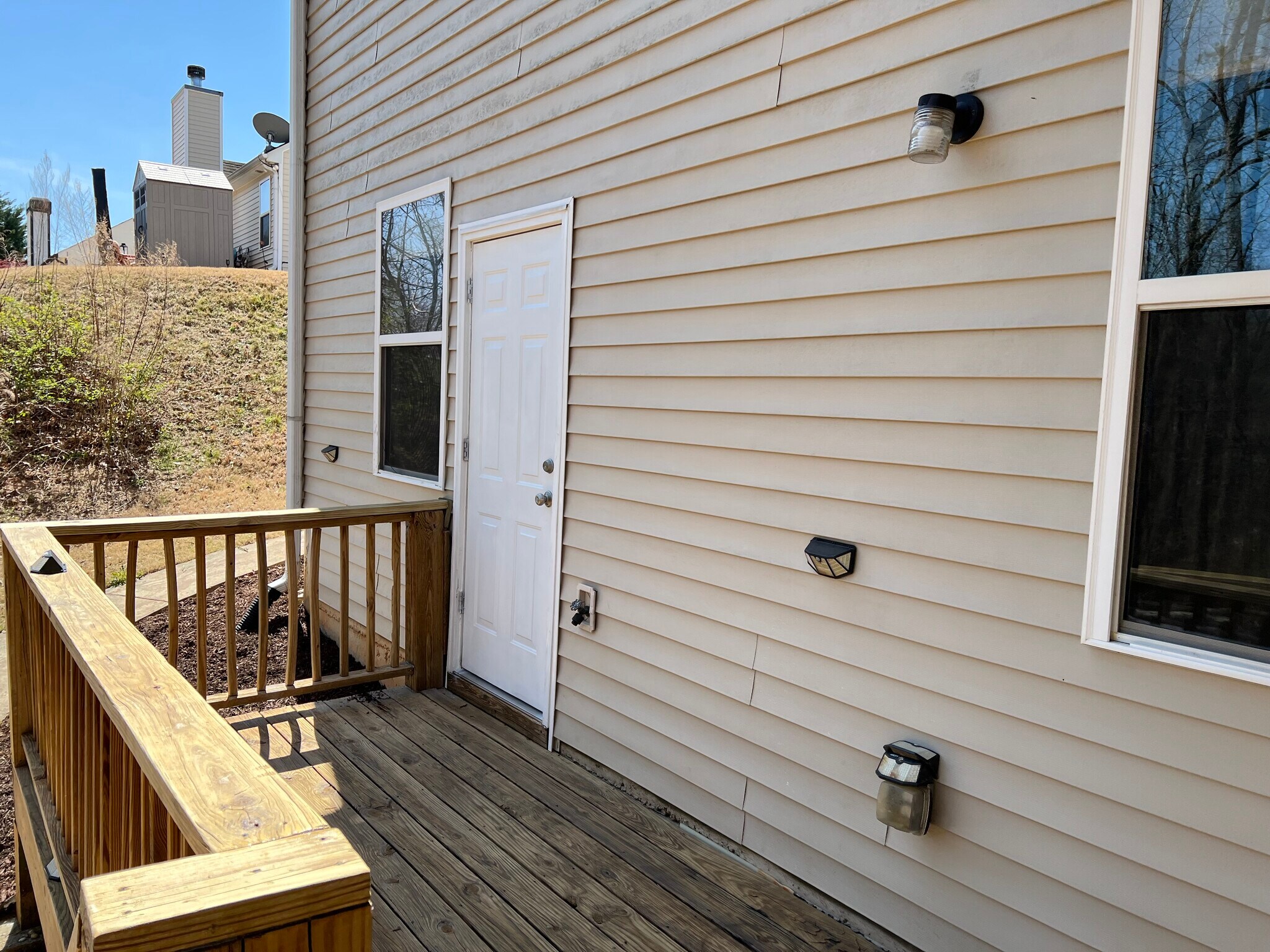 Private entrance. - 3734 Looper Rdg