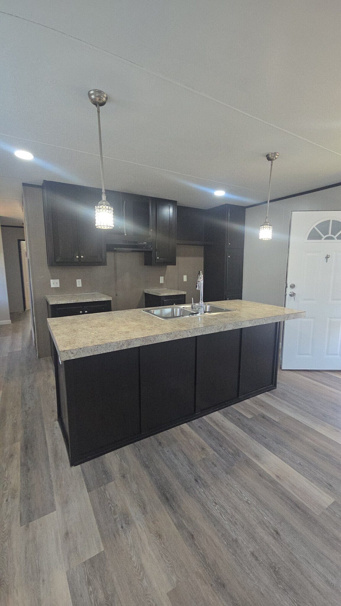 Building Photo - 1120 N Vista Dr