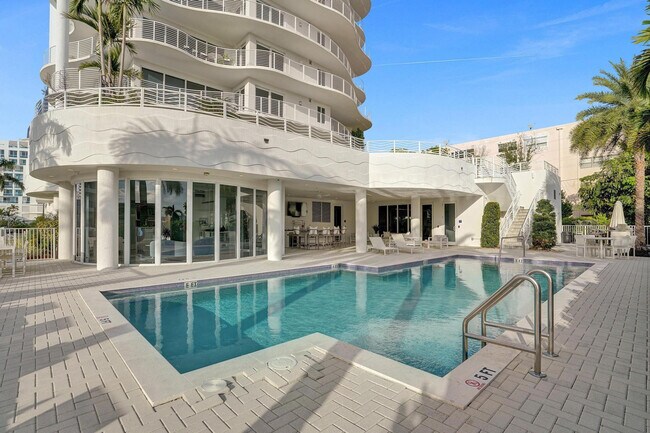 Building Photo - 612 Bayshore Dr