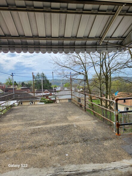 Patio - 85 Highland Ave