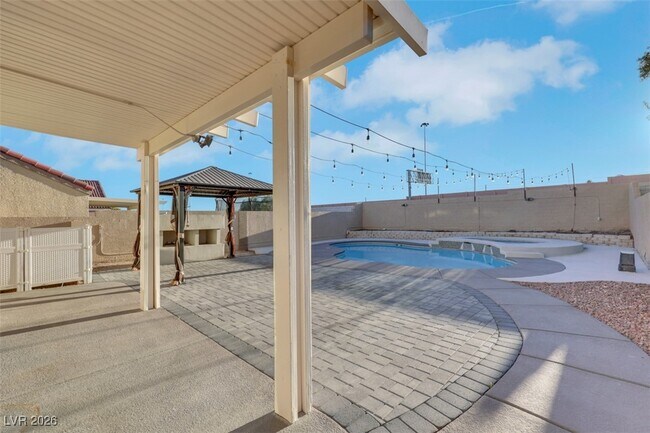 Building Photo - 7937 Lovely Pine Pl