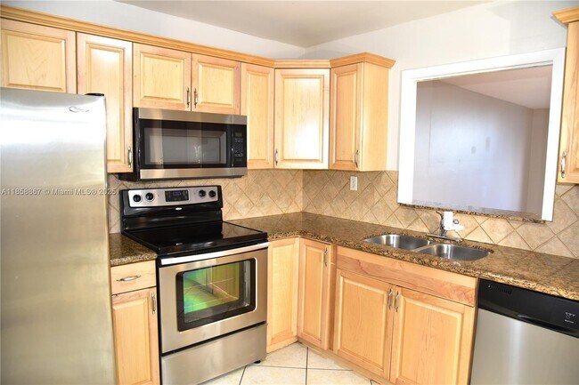 Building Photo - 404 NW 68th Ave