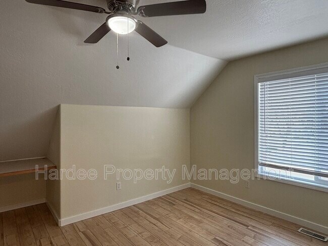 Building Photo - 3313 W Cherry Ln