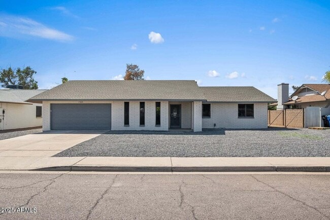 Primary Photo - 17628 N 39th Ave