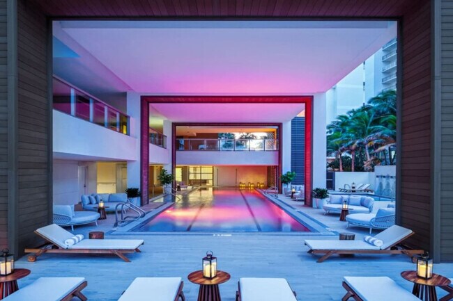Building Photo - 3100 N Ocean Dr