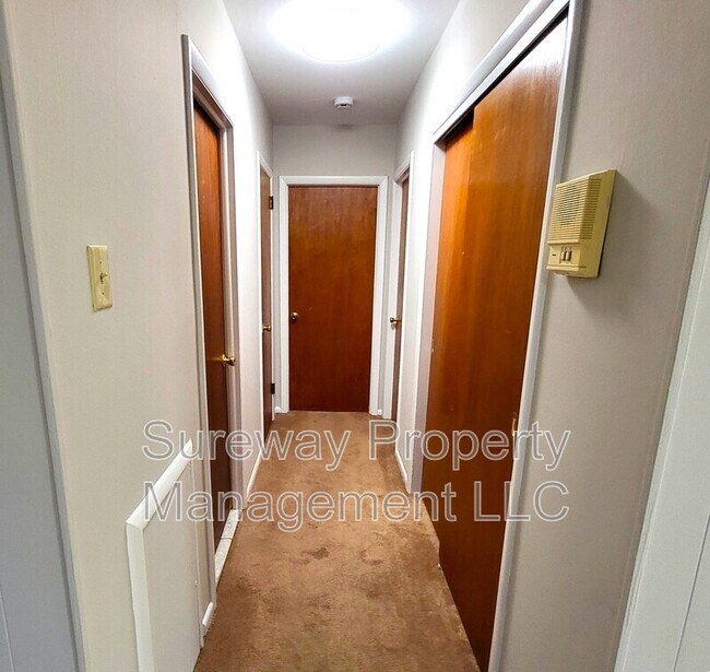 Building Photo - 9 Jeffrey Rd