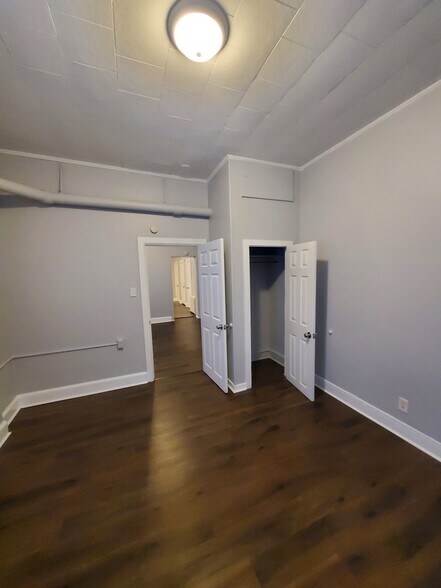 Building Photo - 177 W Parmenter St