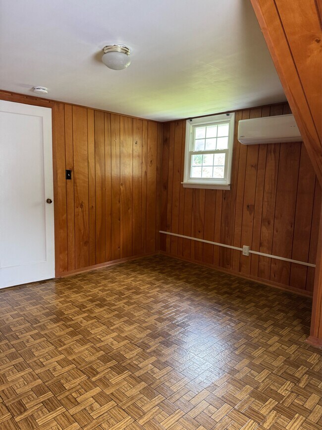 Building Photo - 6 Beechwood Rd