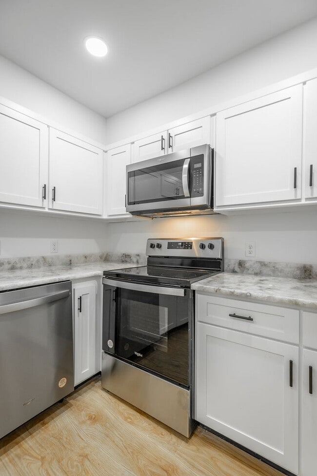 Building Photo - 2 Bedroom 2 Bath in Northshore