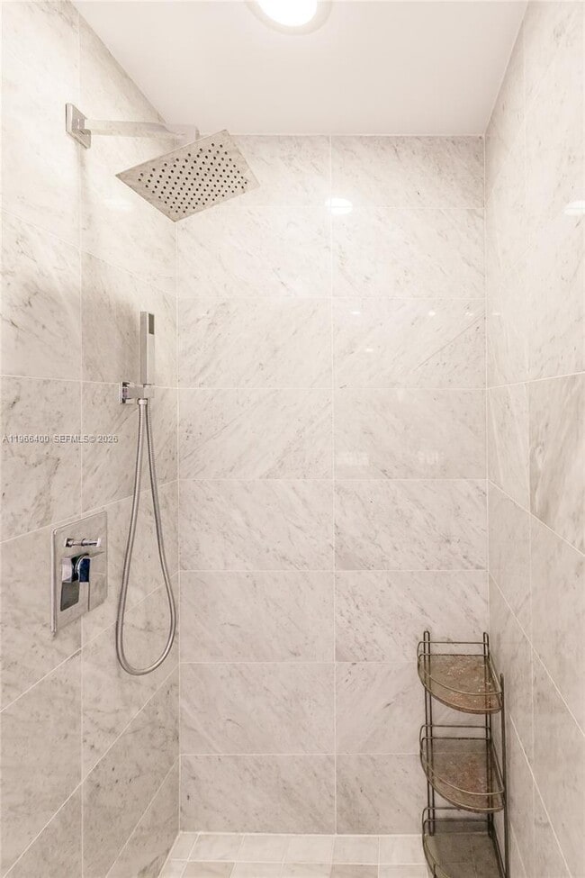 Building Photo - 801 S Miami Ave