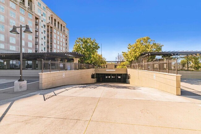 Building Photo - 1375 Lick Ave