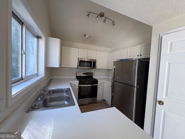 Building Photo - 665 Chantress Ct