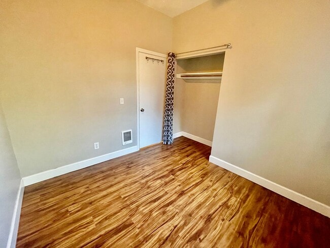 Building Photo - Prime Location! Modern 2BD/1 BA with A/C & EV Charging Steps from Mississippi
