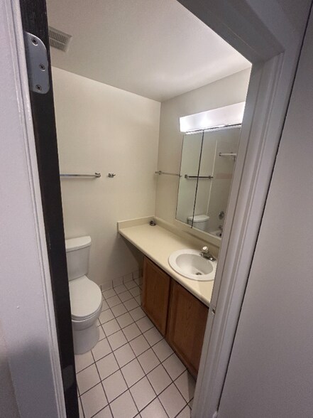 Building Photo - 5760 Abbey Dr