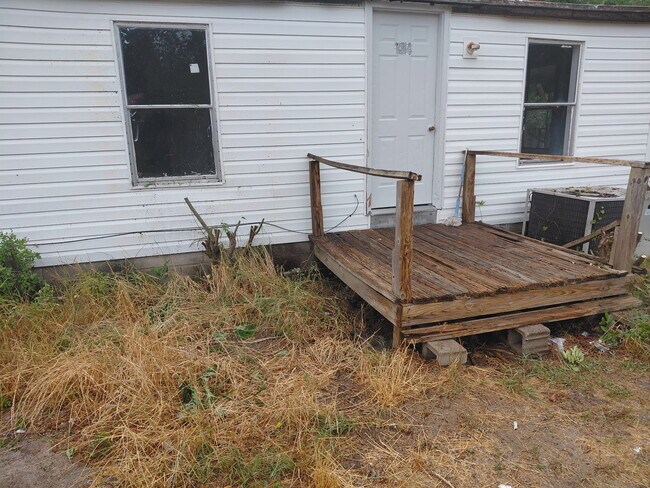 Building Photo - 134 Oakwood Dr