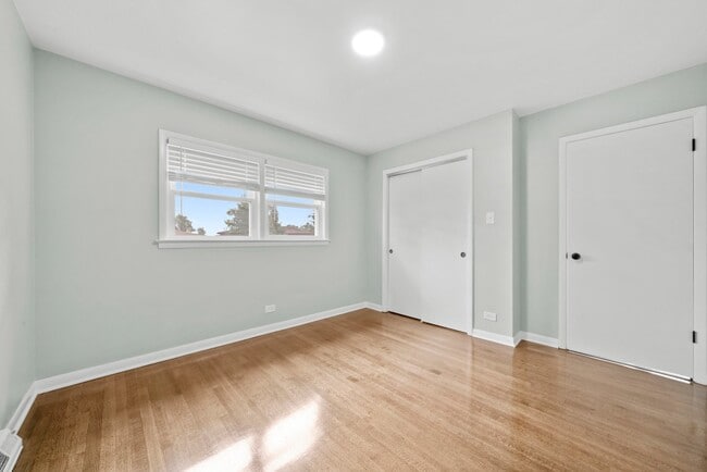 Building Photo - 10537 Austin Ave