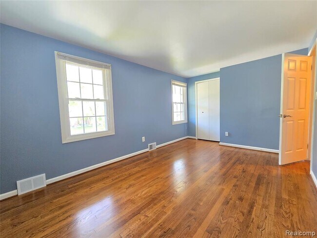Building Photo - 18041 Fairway