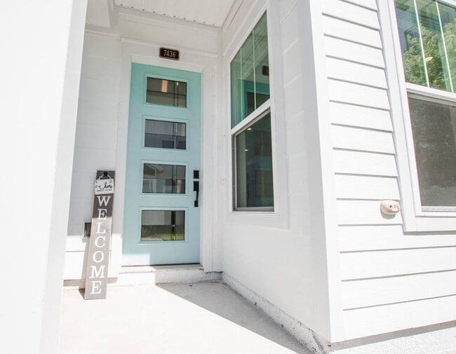 Building Photo - 7436 Calusa Ct