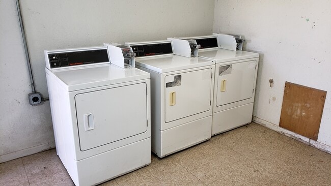 Building Photo - 518 Cypress St