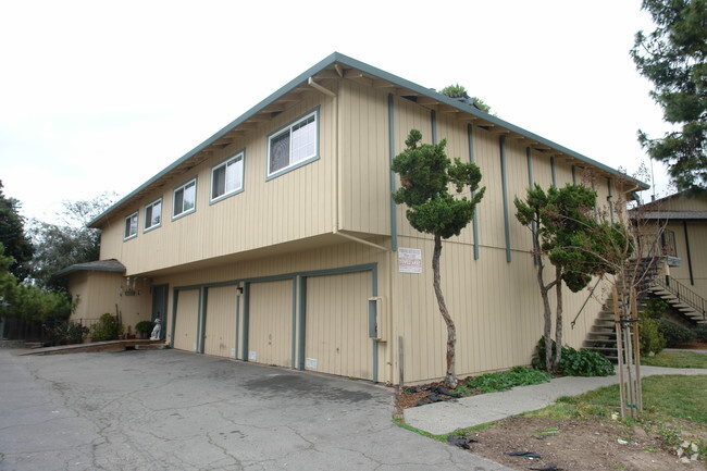 Primary Photo - 3813 Barker Dr