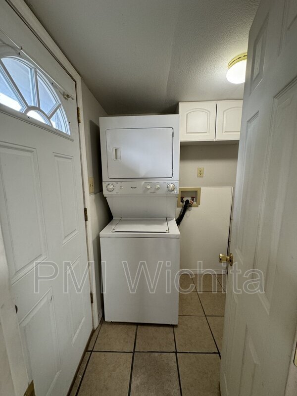 Building Photo - 1556 S Palisade St