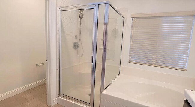 Building Photo - Hidden gem in prestigious community of Pal...