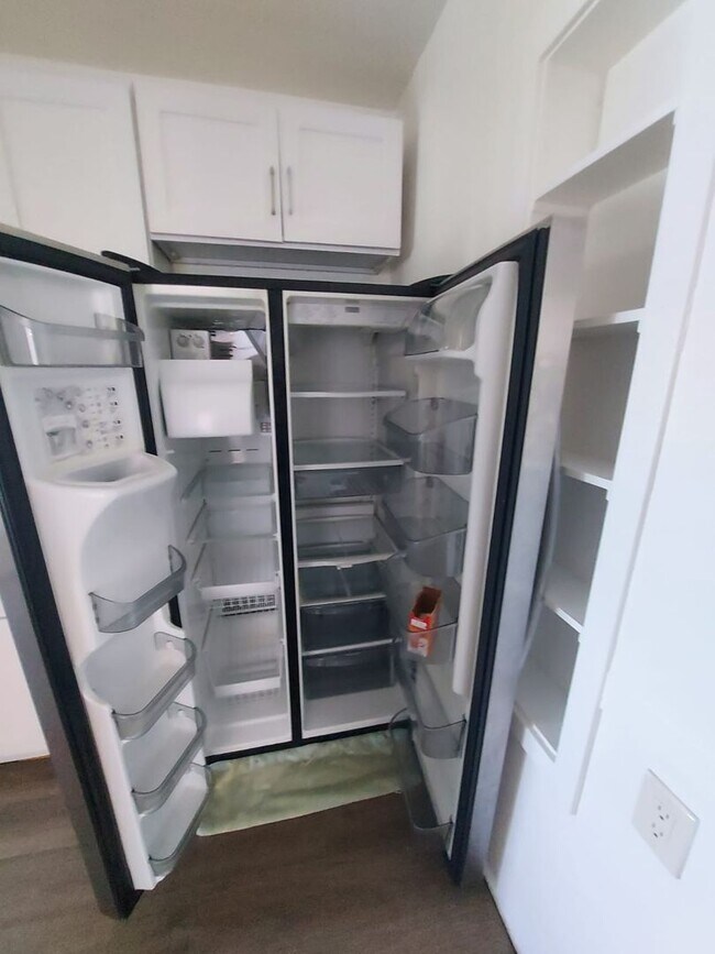 Building Photo - Charming Tacoma Home on a Peaceful Corner Lot!