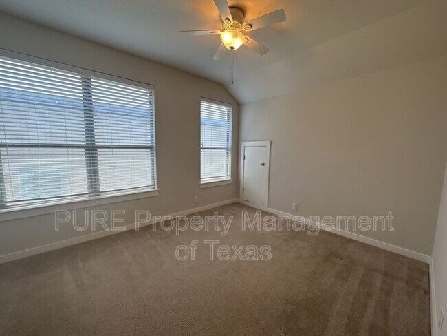 Building Photo - 2101 Rivers Edge Way