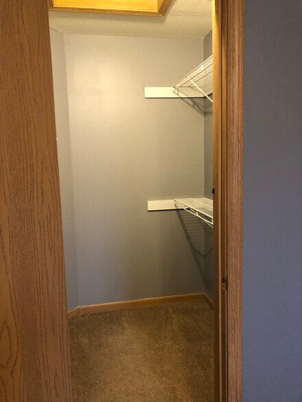Master Walk-In Closet - 7603 E 95th Ter