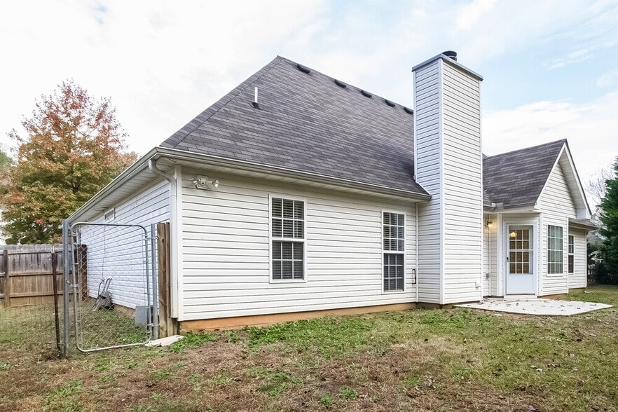 Building Photo - 205 Towler Shoals Dr