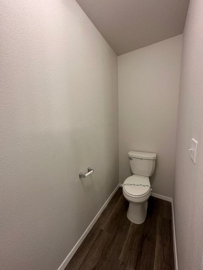 Building Photo - *Valentine's Day Special!* Three Bedroom |...