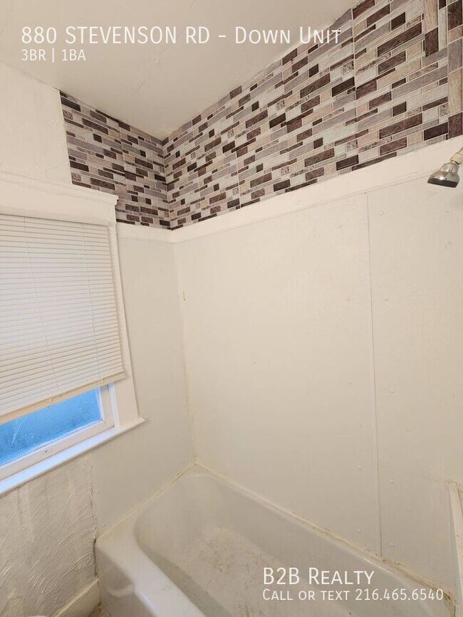 Building Photo - 880 Stevenson Rd