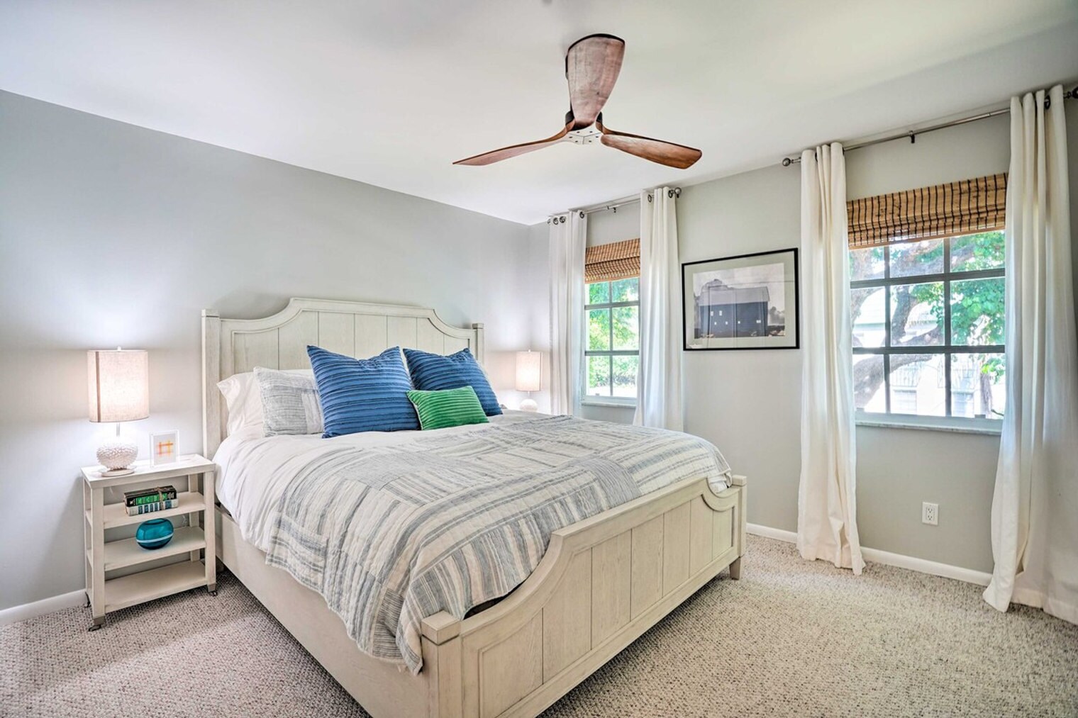 Building Photo - 215 Bobolink Way