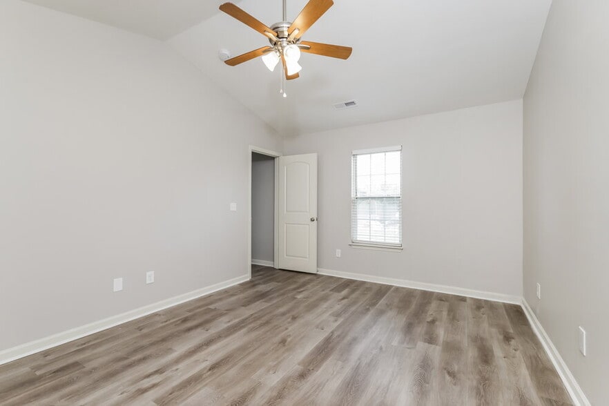 Building Photo - 5063 Hogan Point Ct