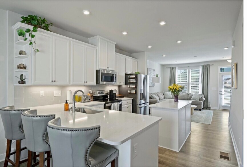 Building Photo - 4732 Chastain Ave