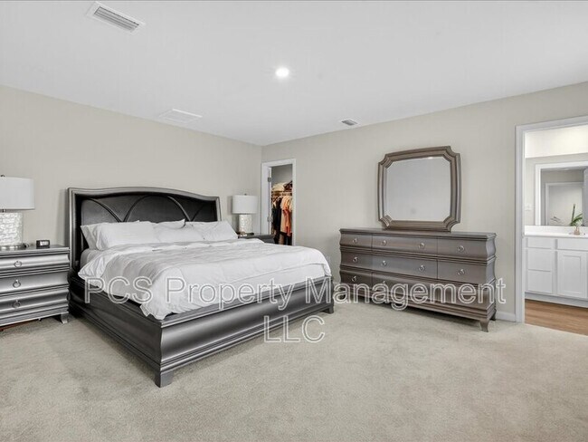 Building Photo - 4905 Gerald Dr