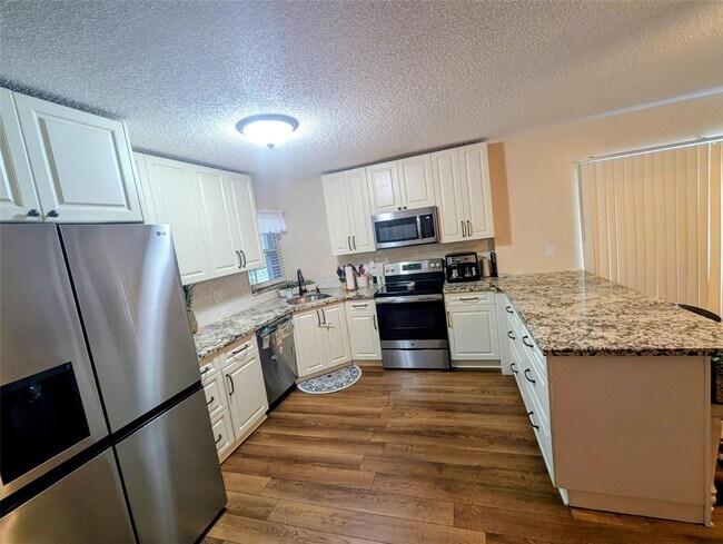 Primary Photo - 11567 N Open Ct