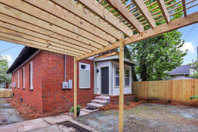 Backyard - 614 E 40th St