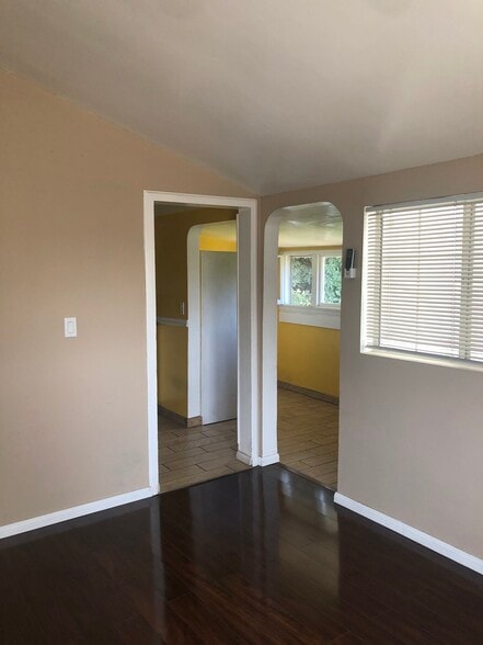 Living Room - 6142 Oak Ave
