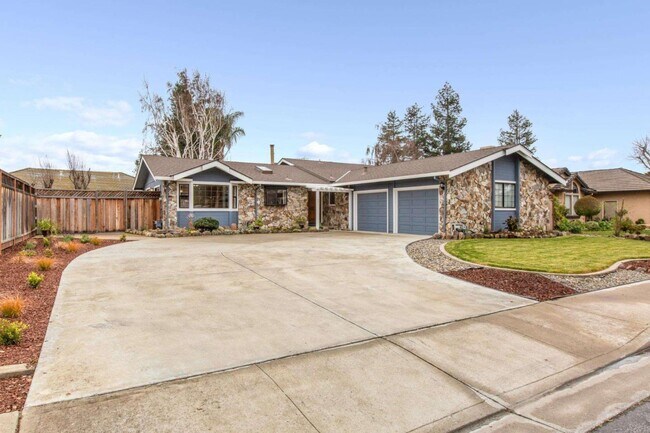 Building Photo - 431 Paul Dr