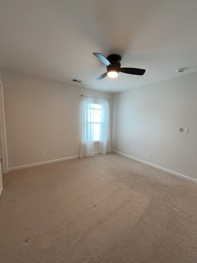 Building Photo - 292 Calm Water Way