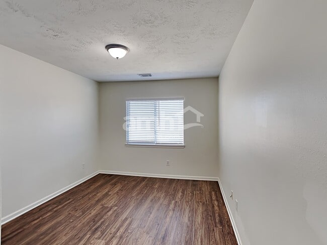 Building Photo - 4407 Crossvine Ave