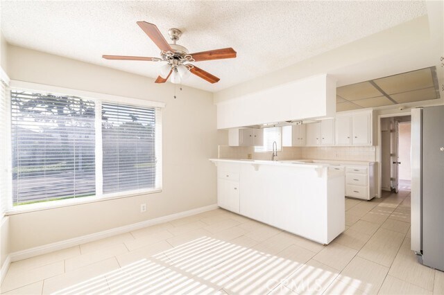 Building Photo - 2221 Palm Cir