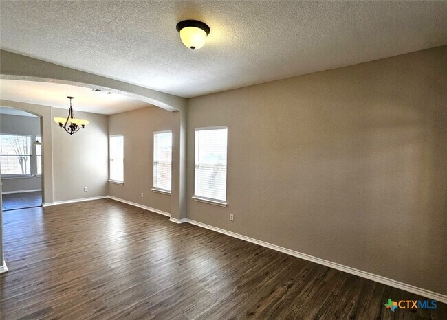 Building Photo - 316 Julian Point