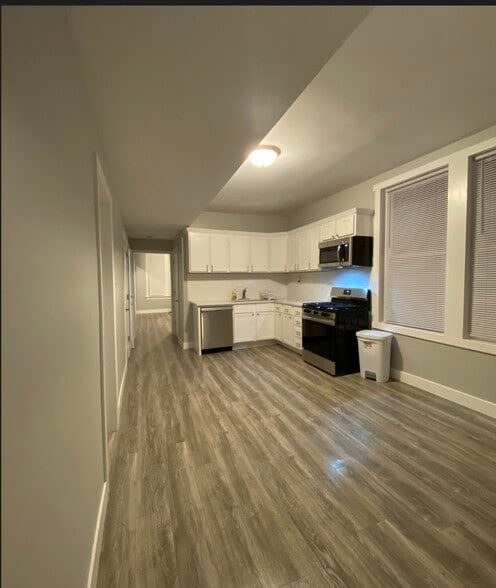 Building Photo - 3840 S Albany Ave