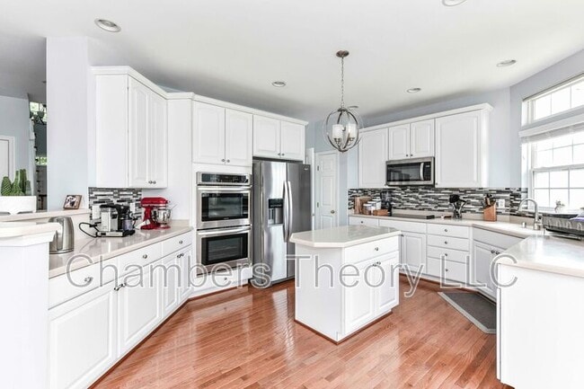 Building Photo - 359 Preston Dr