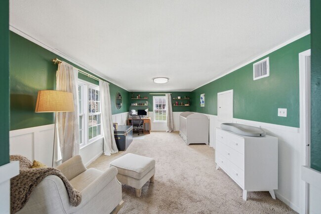 Building Photo - Charming Midtown bungalow just minutes from downtown!