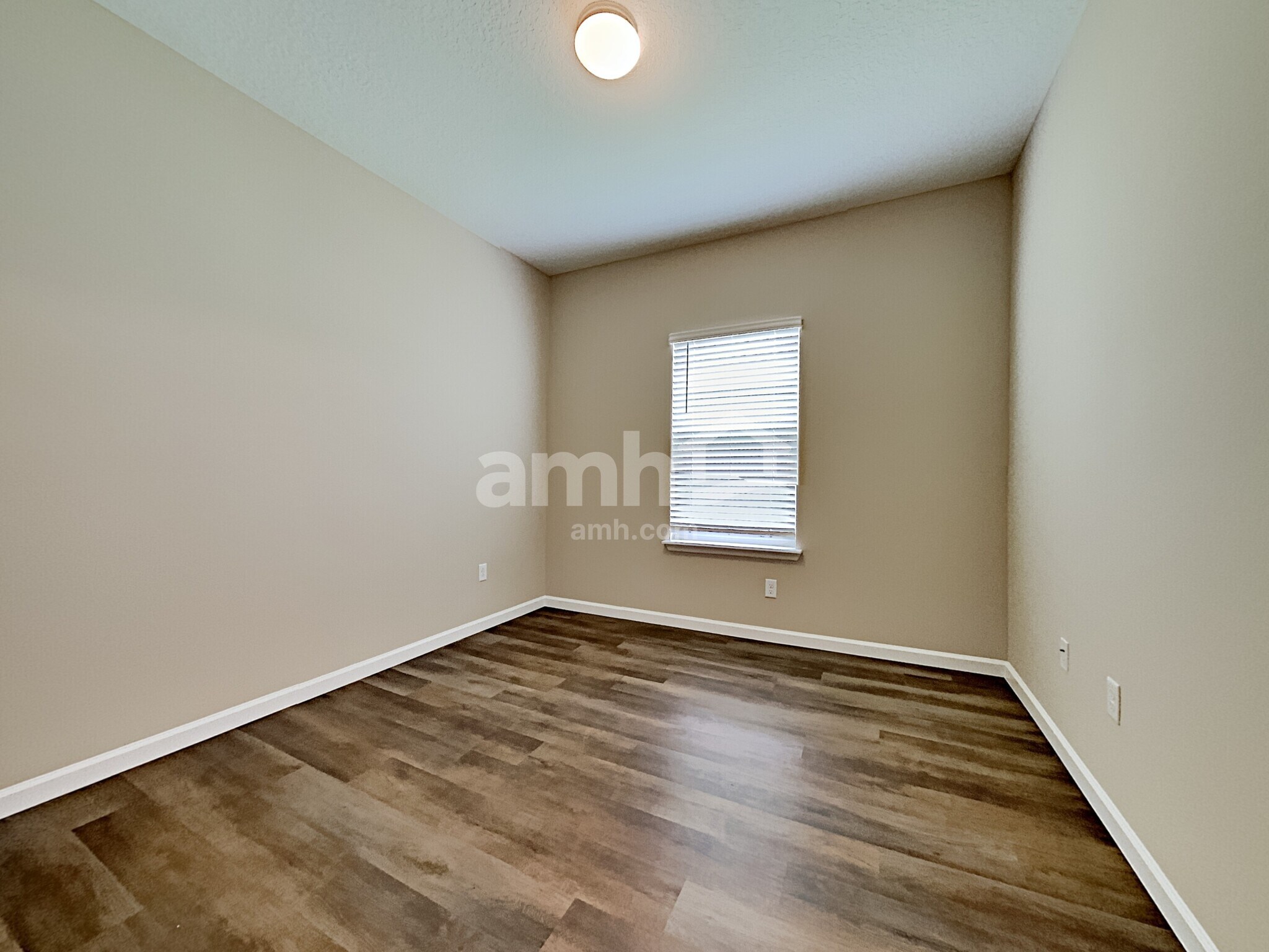 Building Photo - 300 Anastasia Park Rd