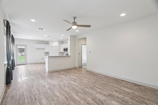Building Photo - 8101 Linnie Ln